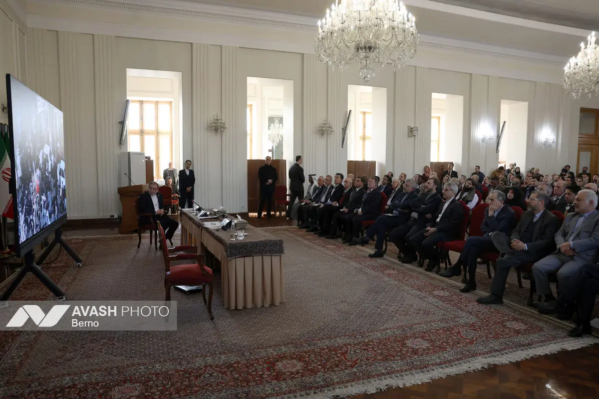 نشست وزیر امور خارجه با سفرا و روسای نمایندگی‌های خارجی مقیم تهران
