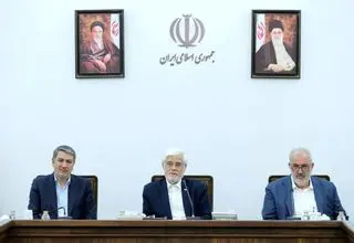 عارف: گرفتار عوام‌فریبی در مسئله آب نشویم