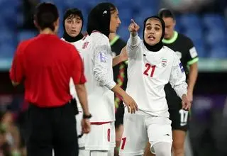 کم‌مانده بود گلنوش خسروی در استرالیا بماند؛ تیم ملی زنان ایران در راه مالزی 