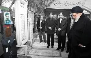 نسبت میان دو شهید؛ آیت‌الله خامنه‌ای و آوینی از روزهای جنگ تا پیوند فرهنگی ماندگار/ پیام حضور در تشییع سیدمرتضی چه بود؟ + فیلم و عکس
