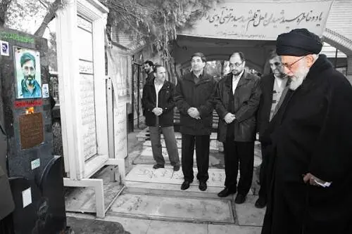 نسبت میان دو شهید؛ آیت‌الله خامنه‌ای و آوینی از روزهای جنگ تا پیوند فرهنگی ماندگار/ پیام حضور در تشییع سیدمرتضی چه بود؟ + فیلم و عکس