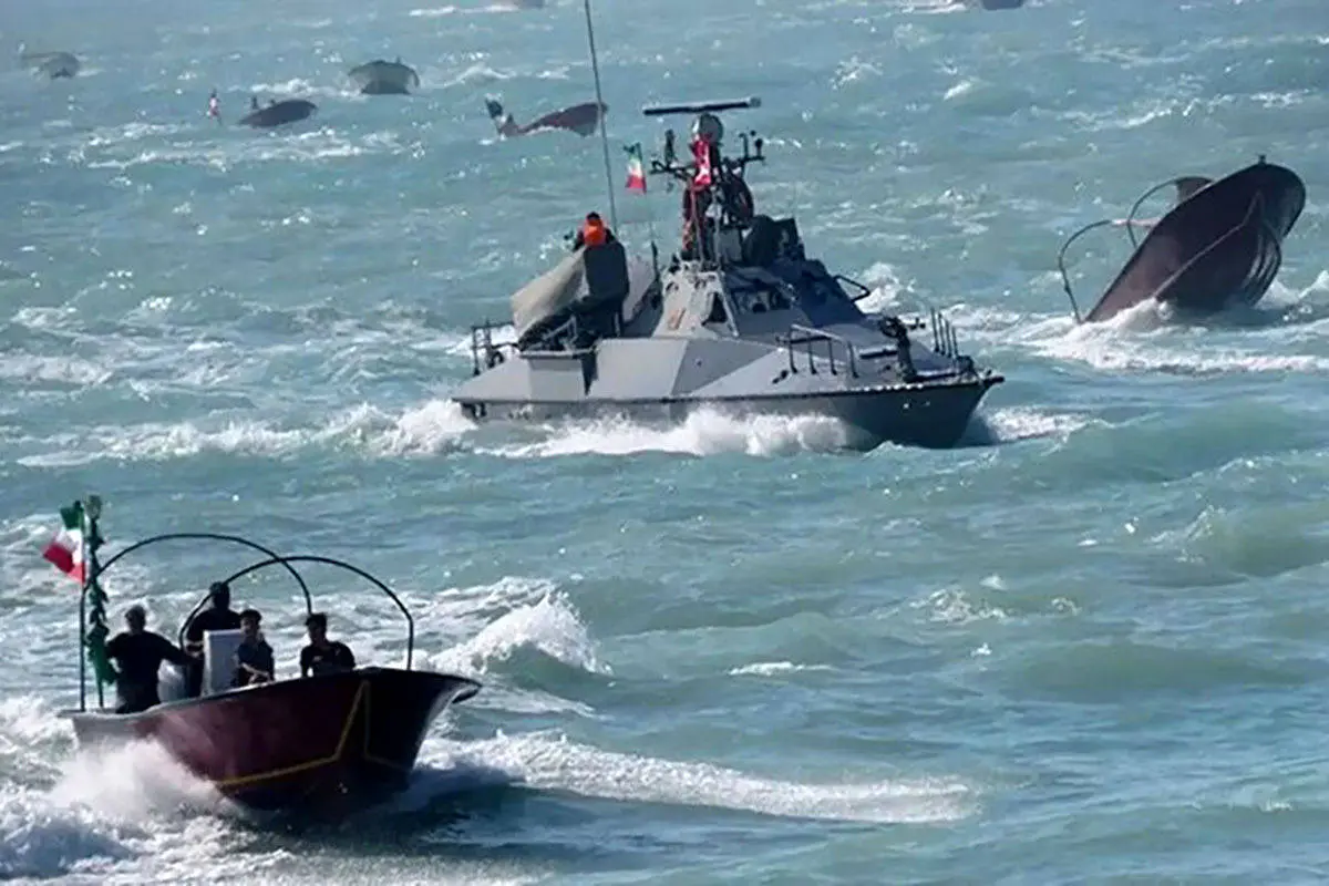 توقیف شناور حامل ۲۴۰ هزار لیتر سوخت قاچاق در خلیج فارس