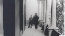 عکس / ناصرالدین شاه و عزیز سلطان ۱۳۲ سال پیش در ایوان عمارت قصر یاقوت