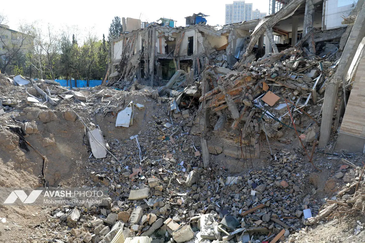 بازدید وزیر علوم از پژوهشکده هوا فضای سپاه