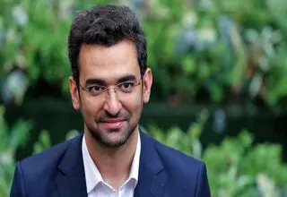 آذری‌جهرمی: وقت جراحی کابینه با تیغ رئیس‌جمهور رسیده است