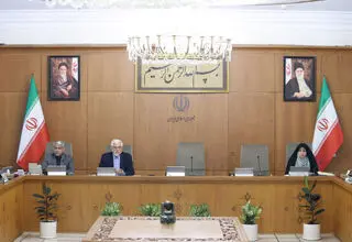 گزارش وزیر بهداشت از کاهش چشمگیر مهاجرت کادر درمان در 6 ماهه دوم سال 1403