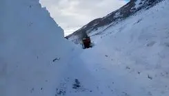 گردنه بیژن دنا به دلیل بارش برف مسدود شد