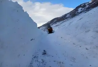 گردنه بیژن دنا به دلیل بارش برف مسدود شد