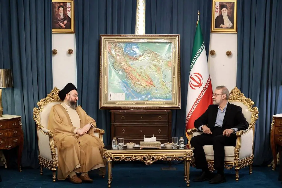 رایزنی حکیم و لاریجانی در تهران