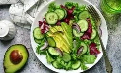 طرز تهیه 12 سالاد تابستانی که جای ناهار را هم می‌گیرند