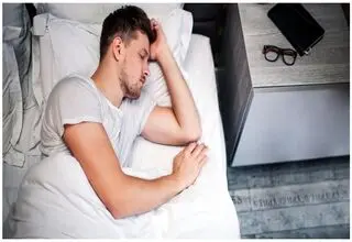 برای خواب عمیق و راحت در آشپزخانه بخوابید