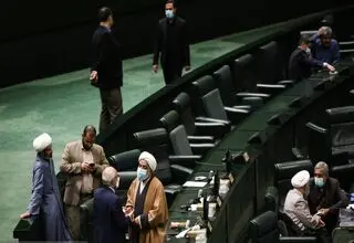 انتقاد عضو کمیسیون برنامه مجلس از تعطیلی بورس