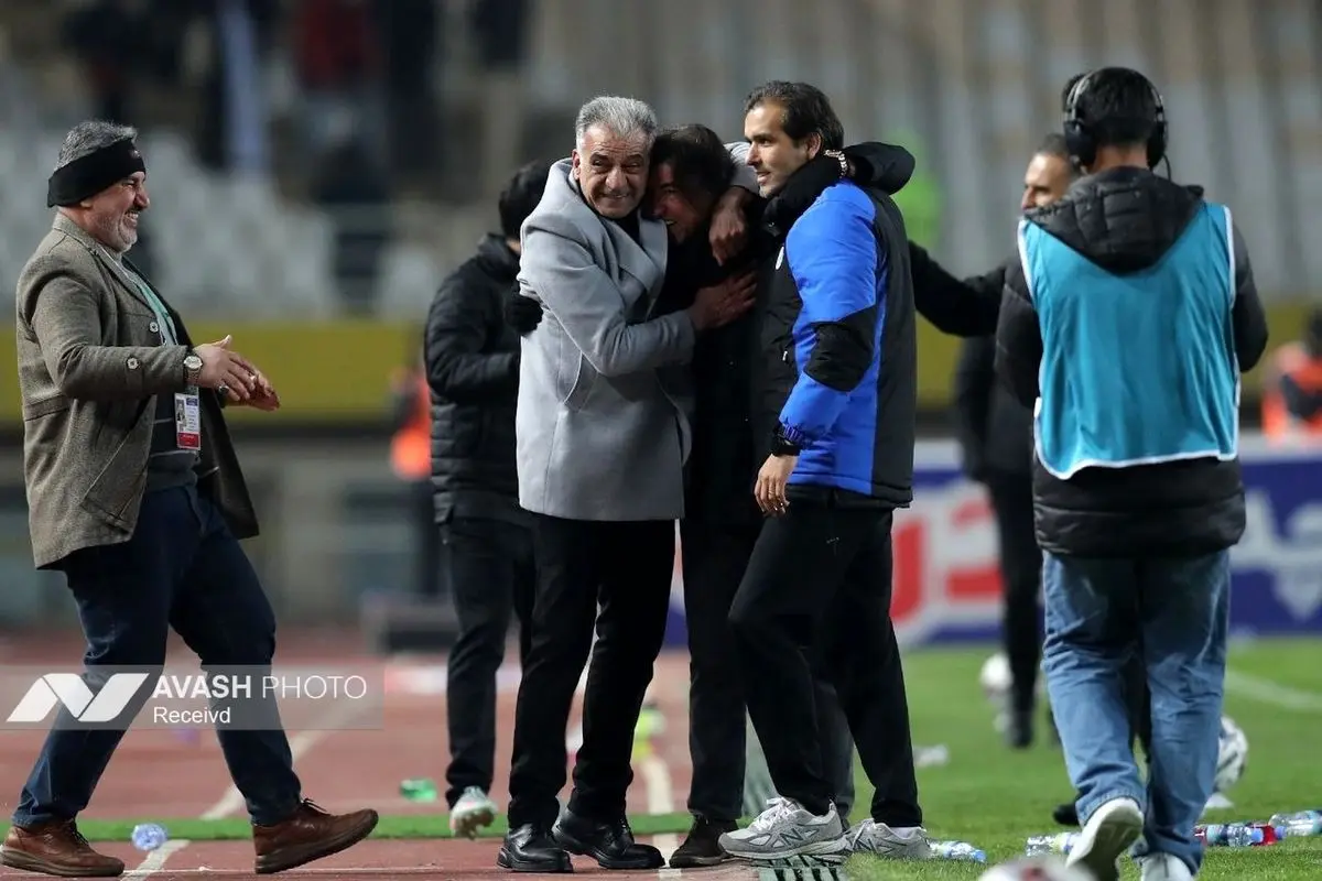 لیگ برتر فوتبال ؛ سپاهان و استقلال