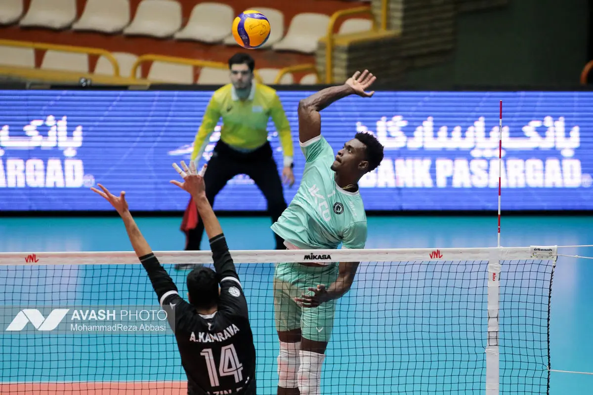 دیدار تیم های والیبال پیکان تهران و رازین پلیمر