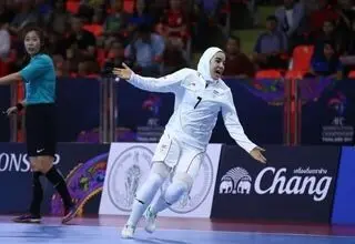 اولین جام جهانی فوتسال زنان، فرار از تبعیض جنسیتی 