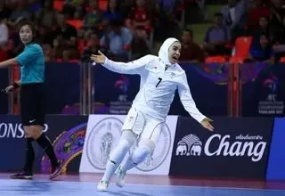 اولین جام جهانی فوتسال زنان، فرار از تبعیض جنسیتی 