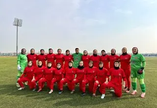 پیروزی بانوان تراکتور با چاشنی صعود