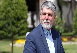 وعده صالحی: مشکل تامین کاغذ نشریات در حال حل شدن است