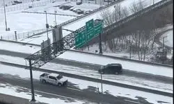 این پل یخی رانندگان را به دردسر انداخت +فیلم