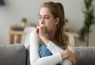  فرمول ساده مقابله با دلشوره؛ وقتی ذهن سناریوهای ترسناک می‌سازد
