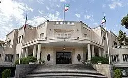 پاستور در مارپیچ تندروها