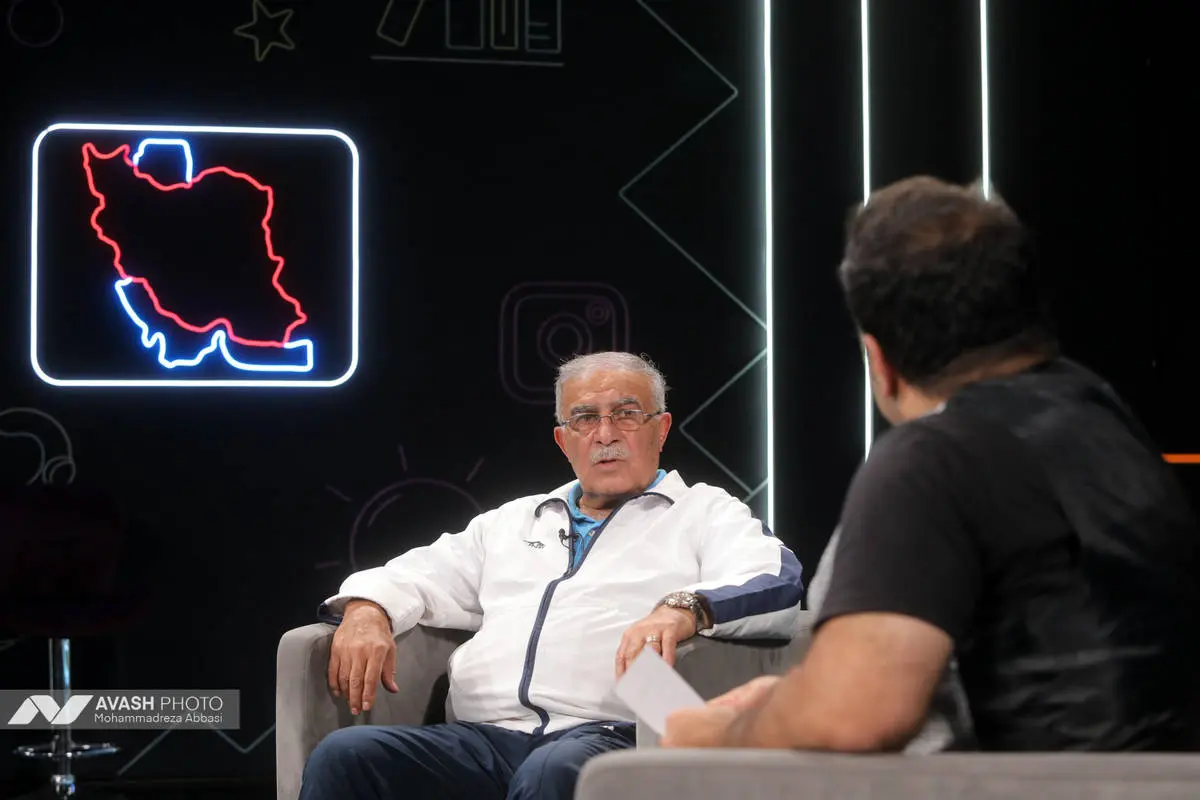 روشن: از اول انتخاب رجبی اشتباه بود/ خیلی وقت است فوتبال نگاه نمی کنم