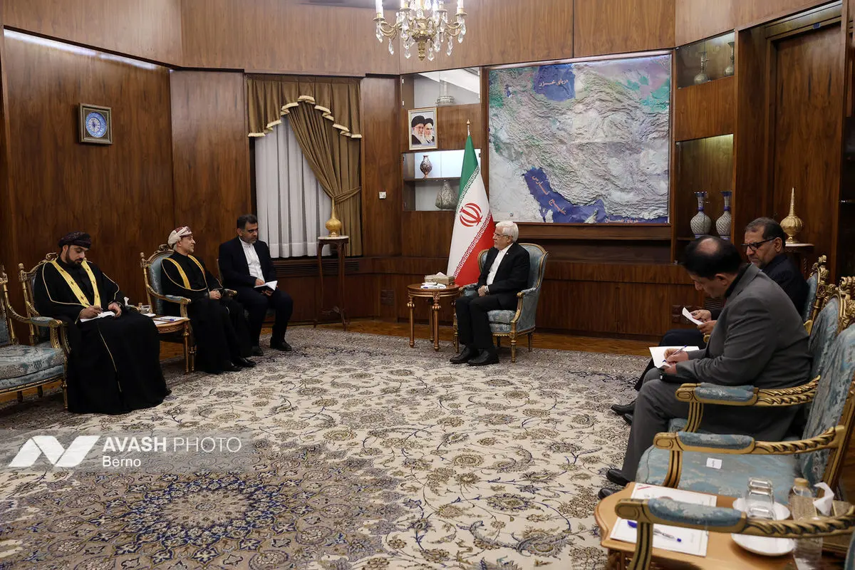 دیدار معاون اول رئیس‌جمهور با سفیر عمان