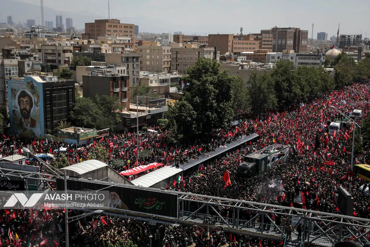 مراسم تشییع پیکر مطهر رهبر شهید انقلاب در تهران - ۲