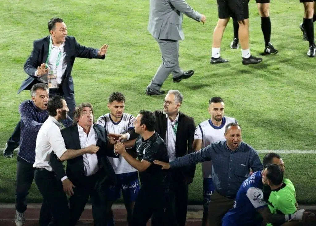 با اسمها مماشات نکنید آقای تاج!