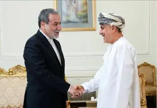  سفیران عمان و امارات با عراقچی خداحافظی کردند