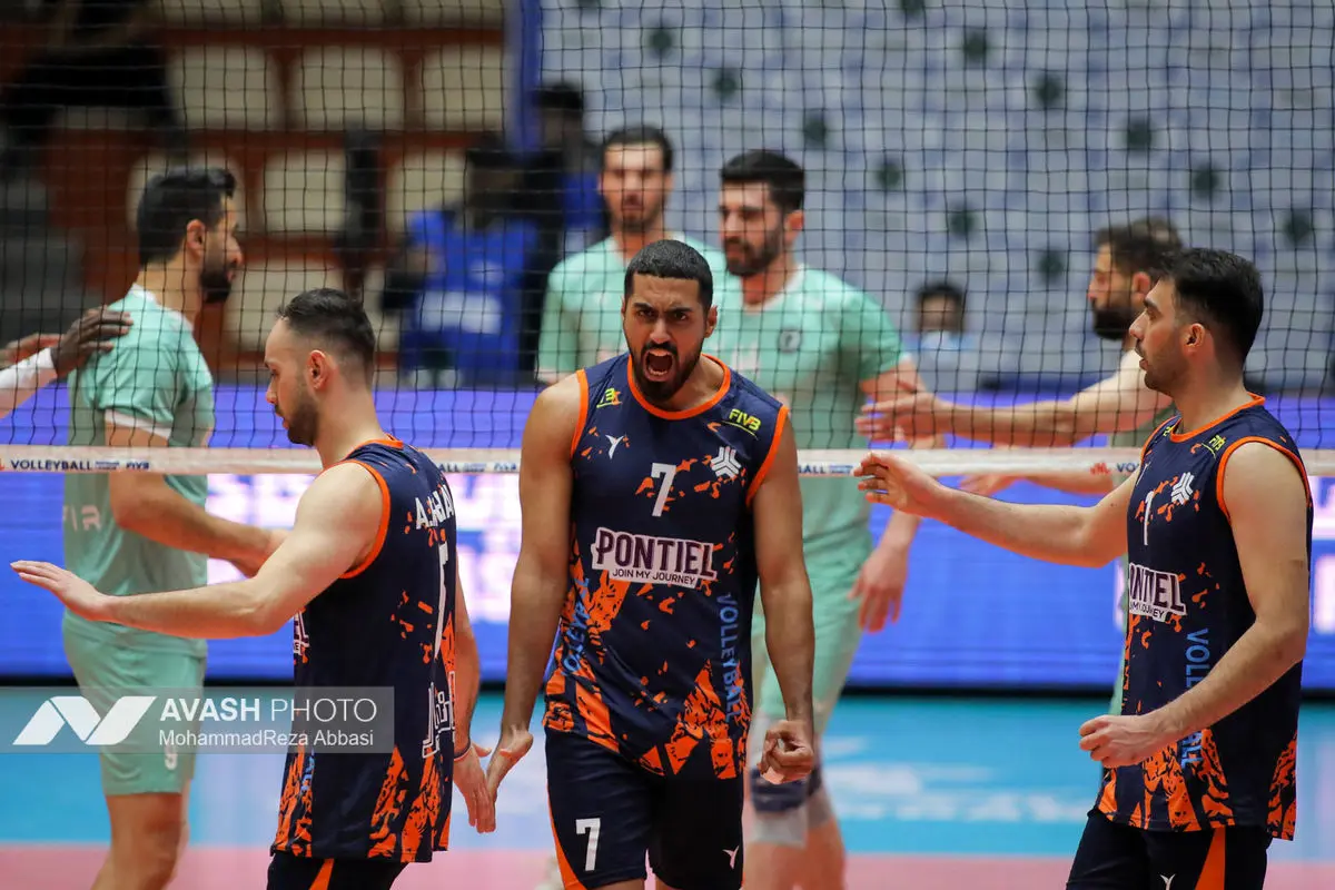 دیدار تیم های والیبال پیکان تهران و سایپا تهران