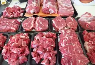کاهش ۱۶ درصدی عرضه گوشت قرمز در کشتارگاه‌ها