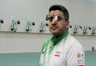 اهدای مدال جهانی فروغی به گوینده شجاع شبکه خبر
