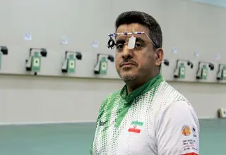 اهدای مدال جهانی فروغی به گوینده شجاع شبکه خبر