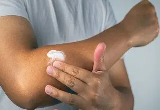 سبزه پوست ها چقدر و چه ضد آفتابی بزنند؟