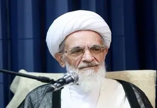 آیت‌الله بیات مسائل انقلاب و نظام را از دیدگاه مردم می‌بینند