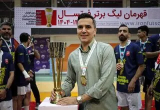 کشاورز همچنان در گیتی پسند