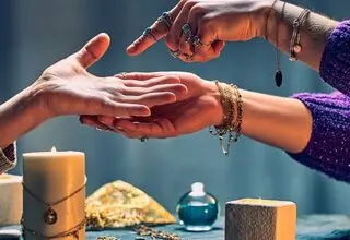  بازگشت رمل و اسطرلاب در اقتصاد اضطراب و بازار خرافه / وقتی ستاره‌ها جای تحلیل را می‌گیرند