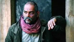 نادر فلاح «رقص پا» را روی صحنه می‌برد