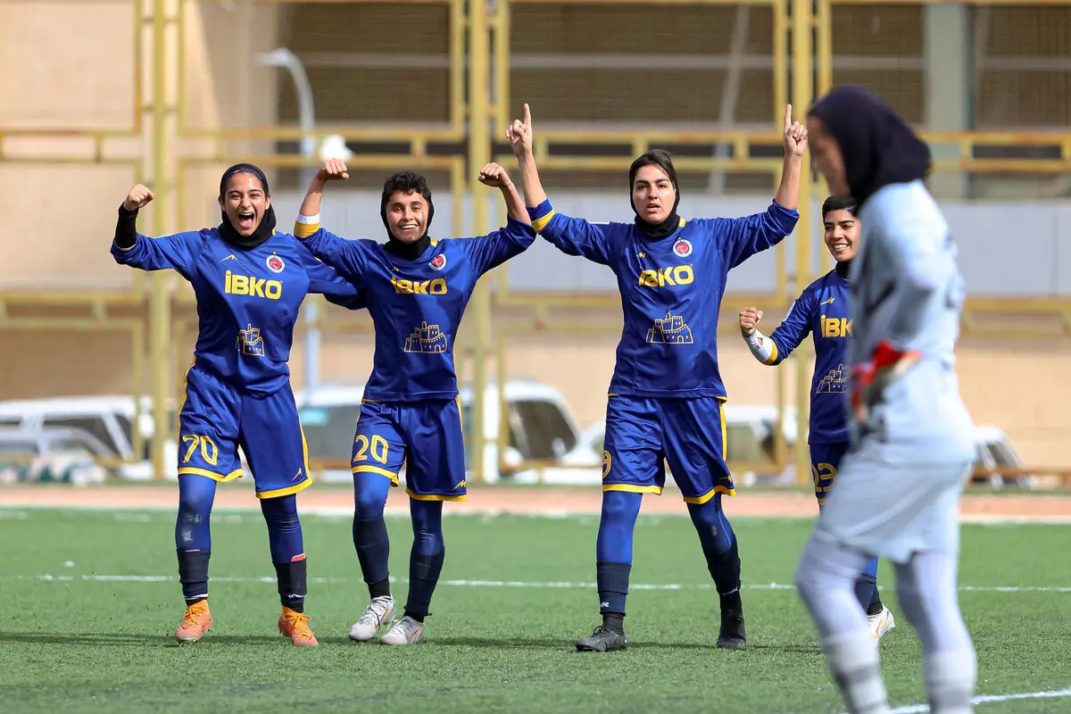 فوتبال زنان، خاتون بم و سپاهان