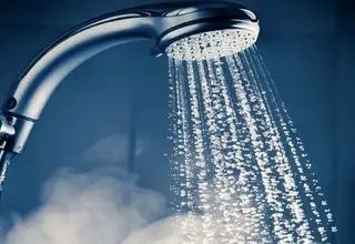 ادرار کردن زیر دوش خطرناک است؟