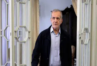 پزشکیان: دولت باید از مساجد حمایت کند