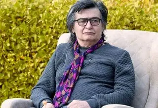 رضا رویگری در قطعه هنرمندان آرام گرفت