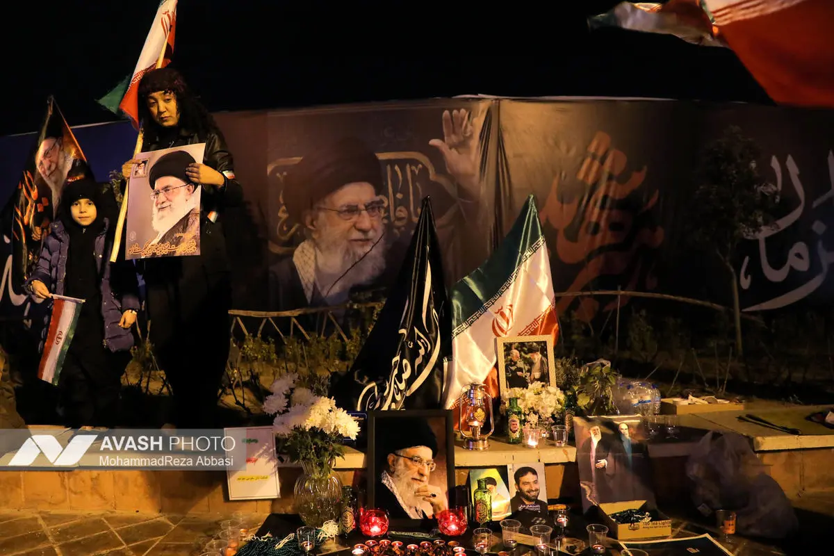 هفتمین شب تجمع مردم تهران در سوگ رهبر شهید