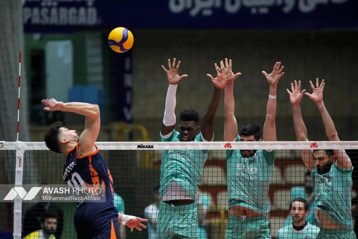 دیدار تیم های والیبال پیکان تهران و سایپا تهران
