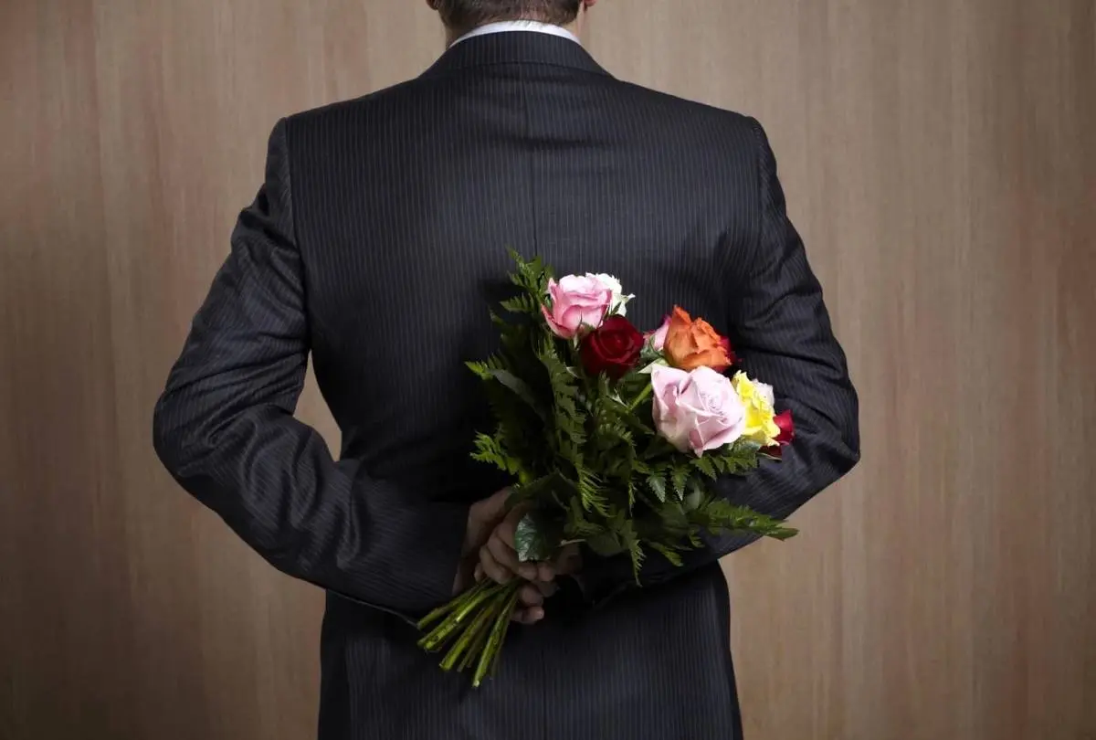 خواستگار عاشق طناب را گردن دختر جوان انداخت و کشید!