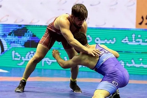 پیروزی تیم کشتی خیبر خرم‌آباد برابر ستارگان پاس