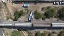 کشته شدن حداقل ۷ نفر در تصادف قطار و مینی‌بوس