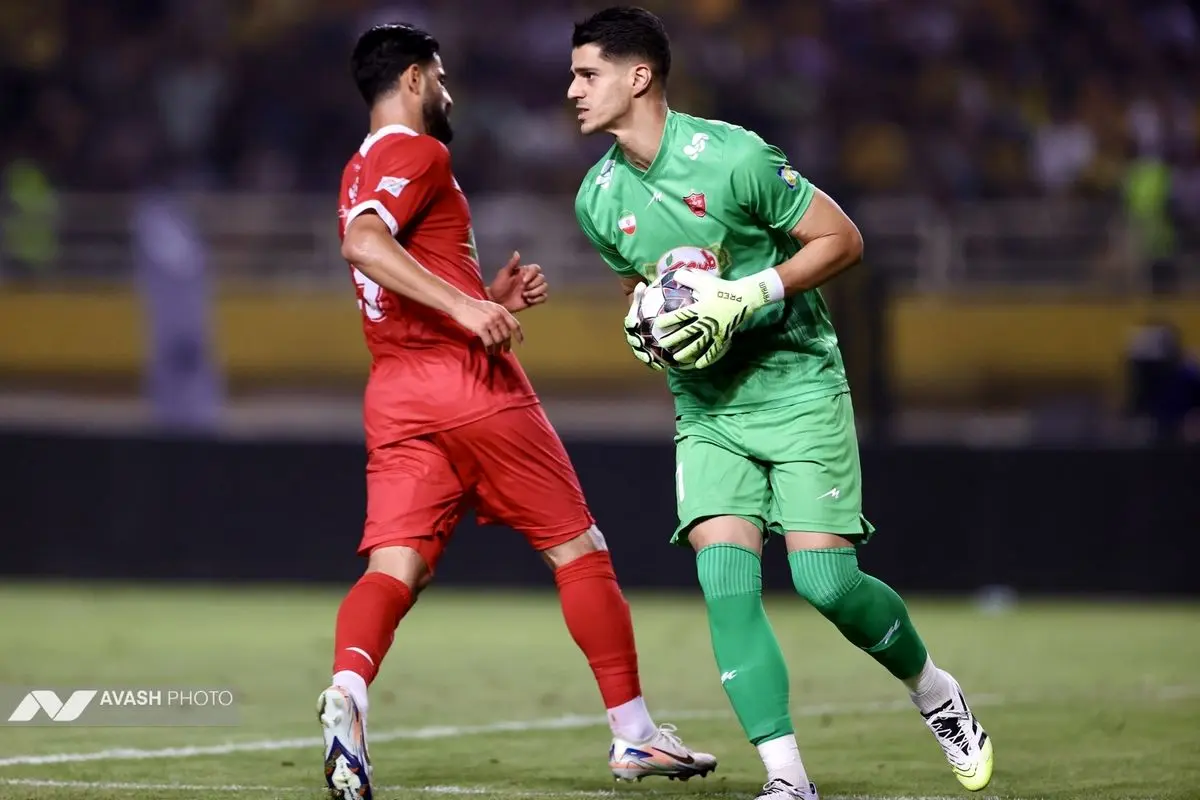 دیدار تیم های فوتبال سپاهان اصفهان و پرسپولیس تهران