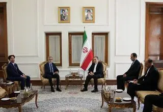 سفیران فرانسه و برزیل به وزارت امور خارجه ایران رفتند